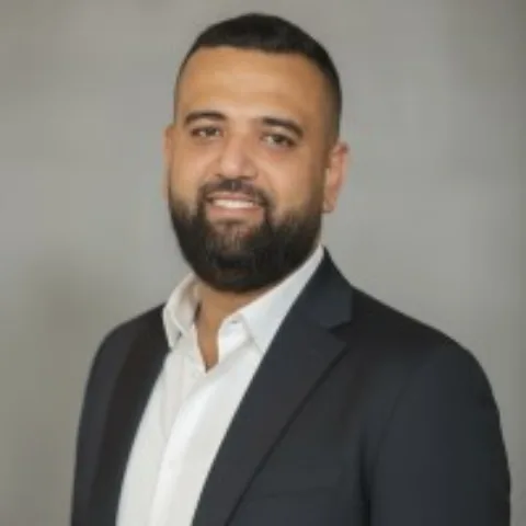 مصطفى جمال